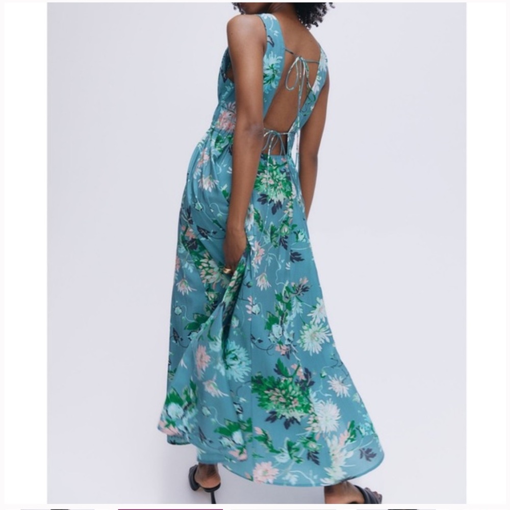 H&M Floral Deep V Maxi Dress - Picture 2 of 14